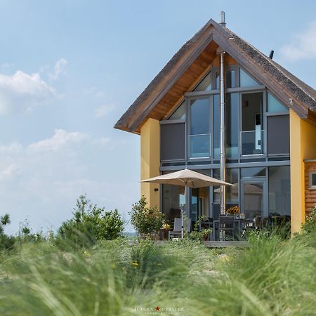 Ostsee - Reetdachhaus Nr 7 "Haddock" Im Strand Resort Heiligenhafen Exterior foto